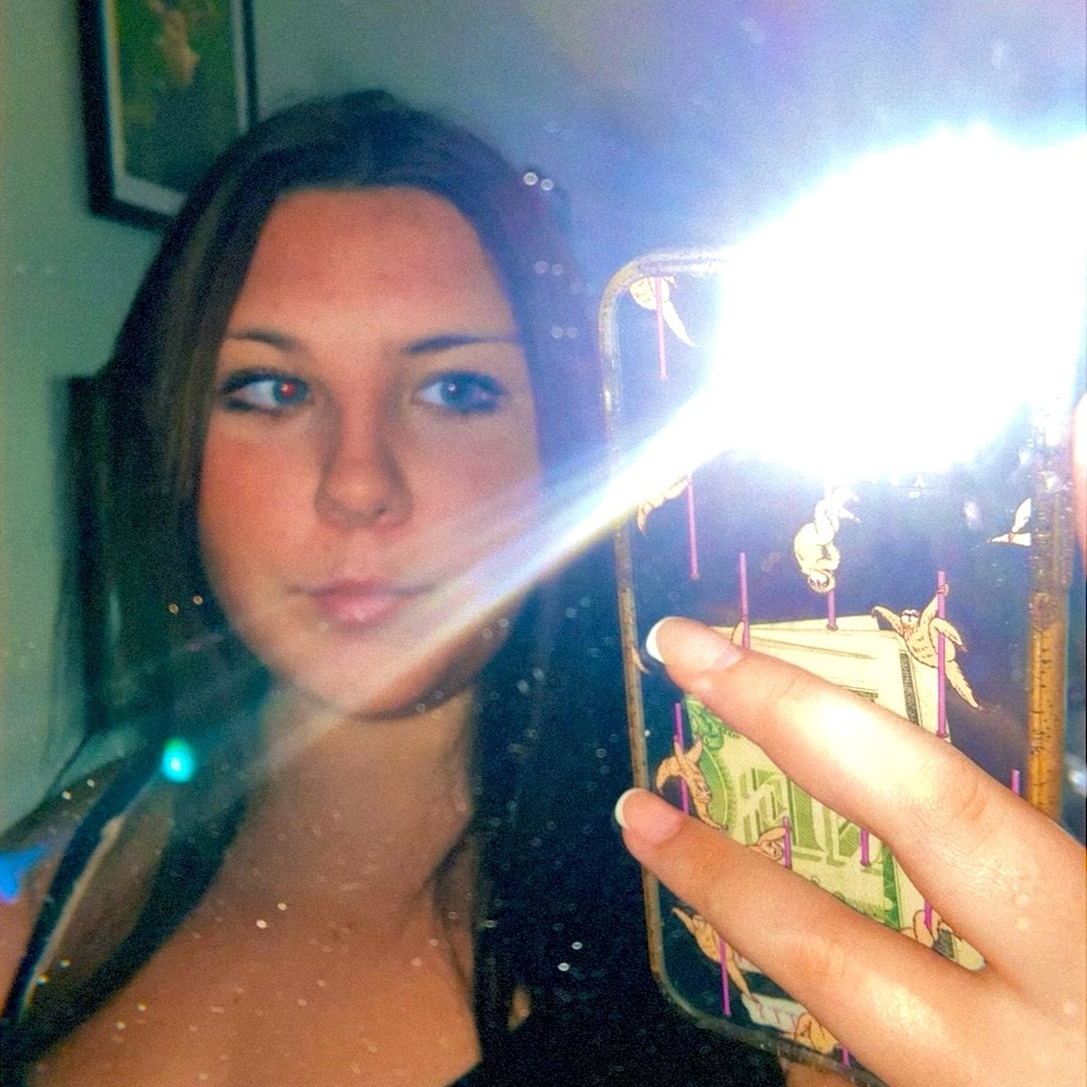 Meet your Posher, Caroline